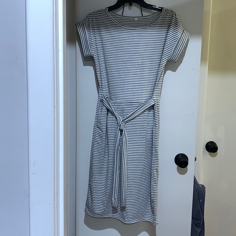 Unbranded small striped Tee shirt tie side pocket dress